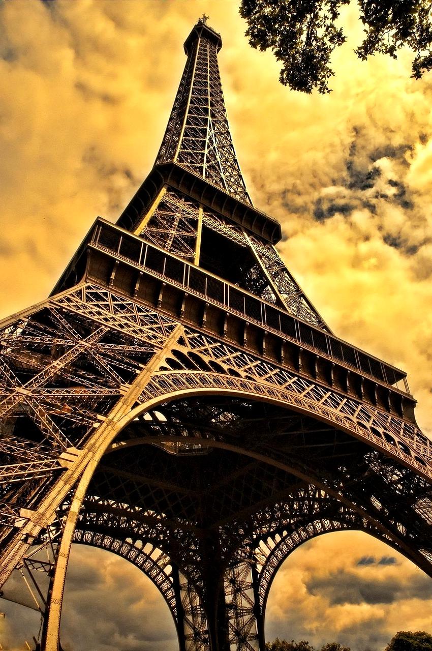 Eiffel Tower during sunset in Paris